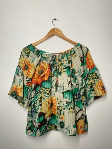 Blusa Feminina (Tamanho M)