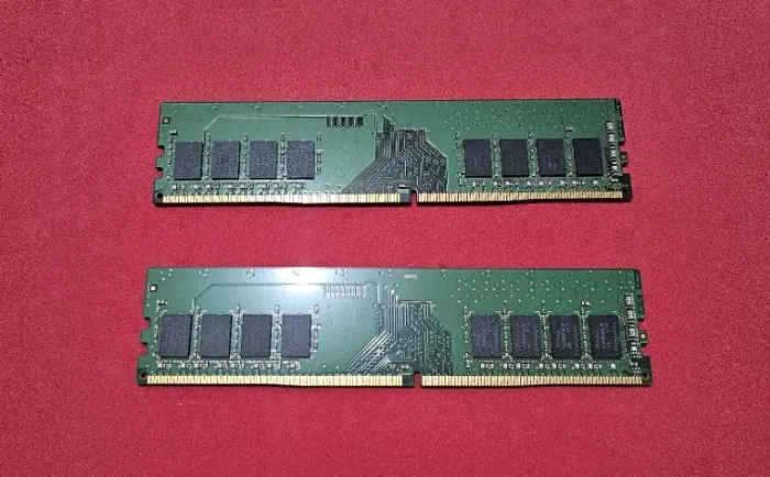 Kit Memória DDR4 16GB (2x8GB) 2666MHz SK Hynix HMA81GU6CJR8N-VK