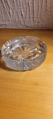 Cinzeiro retrô de vidro 