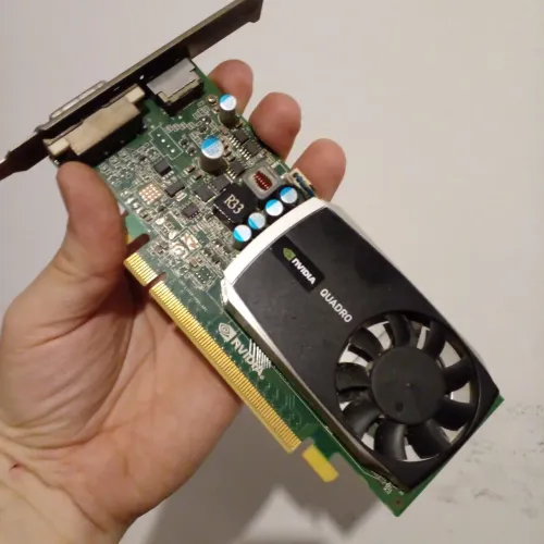 NVIDEA QUADRO 600 1GB