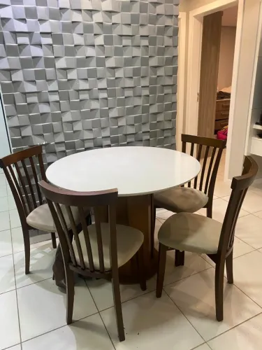 Mesa de jantar redonda + cadeiras