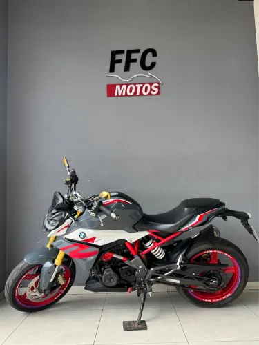 BMW G310r  ano 2022 IPVA 2026 pago Faço Financiamento 