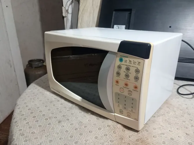 MICRO ONDAS 220V.