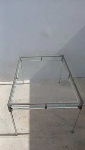 Mesa estrutura em alumínio excelente para área externa