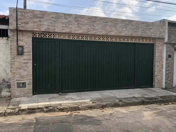 CASA A VENDA NA AEROLANDIA, COM 2 QUARTOS