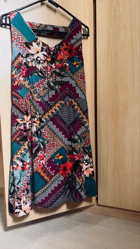 Vestido estampado desing que valoriza o corpo