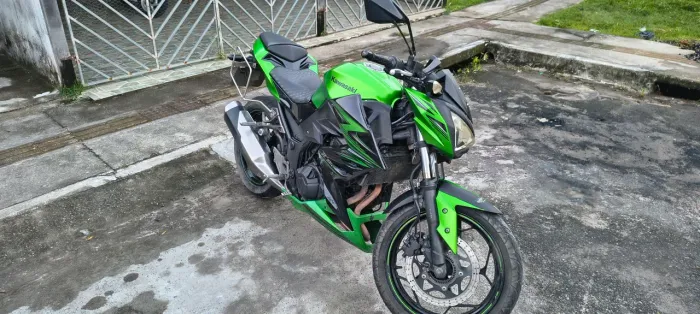 Kawasaki z300 de dono cuidadoso