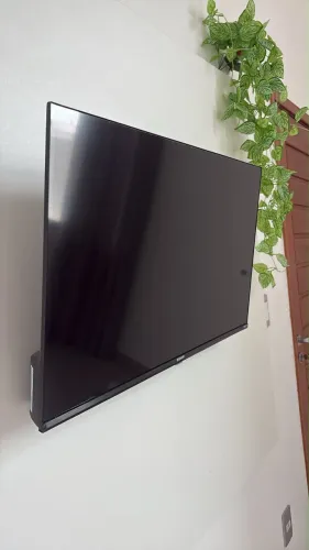 Tv 32 polegadas pouco tempo de uso marca semp