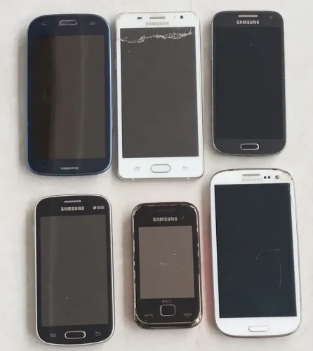 Lote de smartphones - carcaças