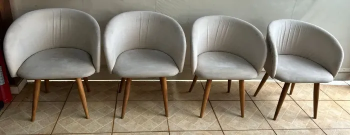 CONJUNTO 4 CADEIRAS POLTRONAS