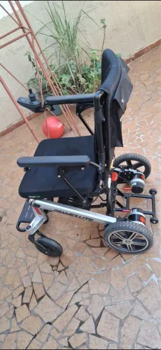 Cadeira de rodas motorizada