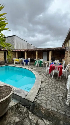 ALUGUEL DE MESAS E CADEIRAS