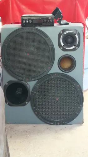 Caixa de som com rádio mp3