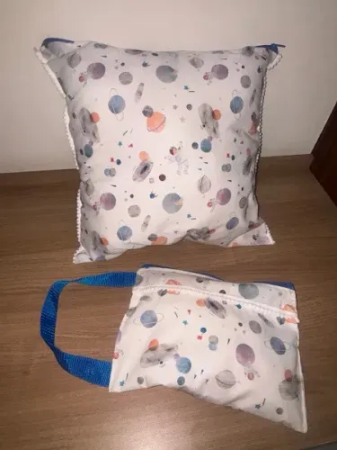 Almofada infantil + necessair 
