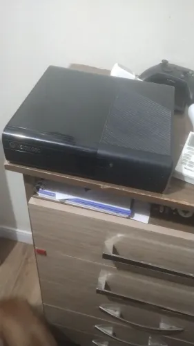 Xbox 360 Super slim (luz vermelha)