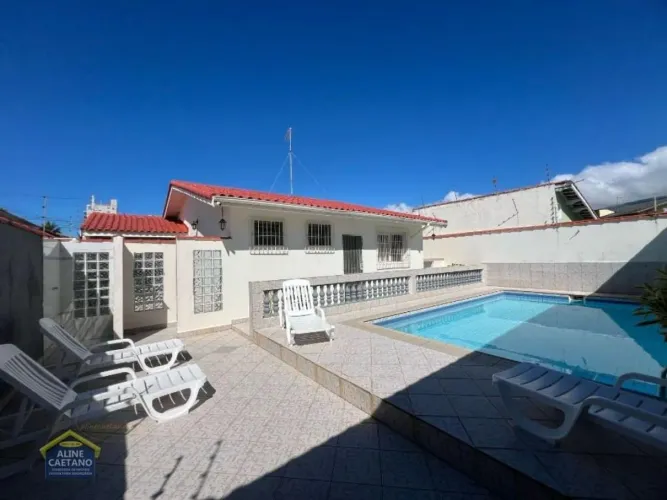 Casa com piscina, amplo terreno, Balneário Flórida - Praia Grande, SP