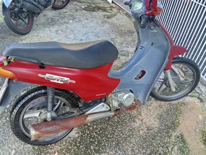 Honda biz partida elétrica. Econômica e manutenção barata