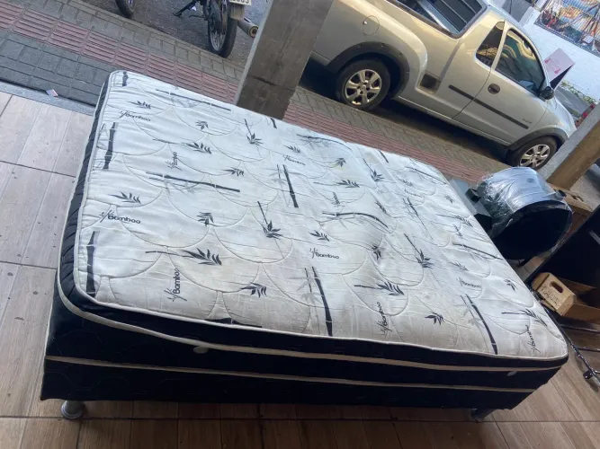 Vendo cama box conjugado+ frete grátis 