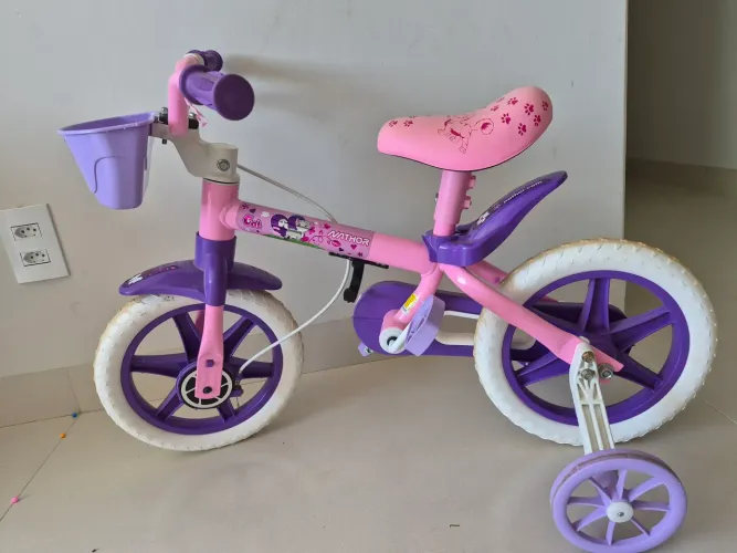 Bicicleta infantil menina