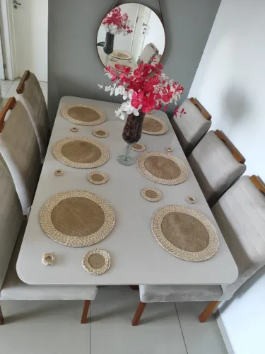 ?VENDO UMA MESA DE MADEIRA R$ 1.500 NA MÃO OU R$ 1.800 NO CARTÃO