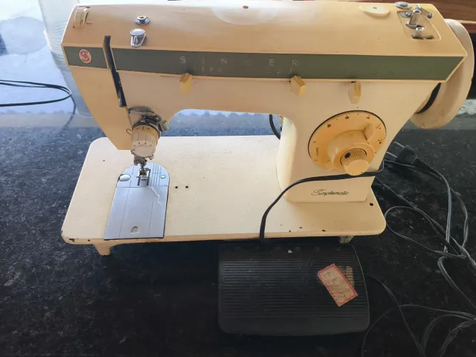 máquina de costura singer
