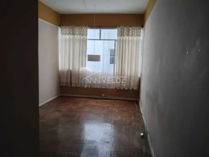 Apartamento : / Residencial / Humaitá