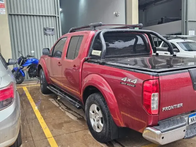 Nissan Frontier LE CD 4X4 2.5 TB Diesel Aut. 2010