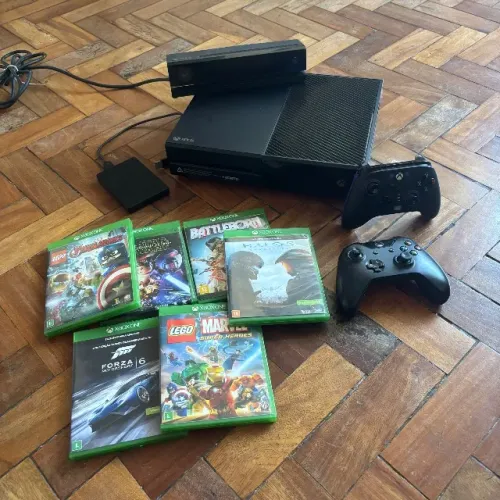 Xbox One + 2 Controles + 6jogos