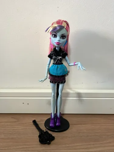 Boneca Monster High Abbey Bominable Original Mattel + Suporte