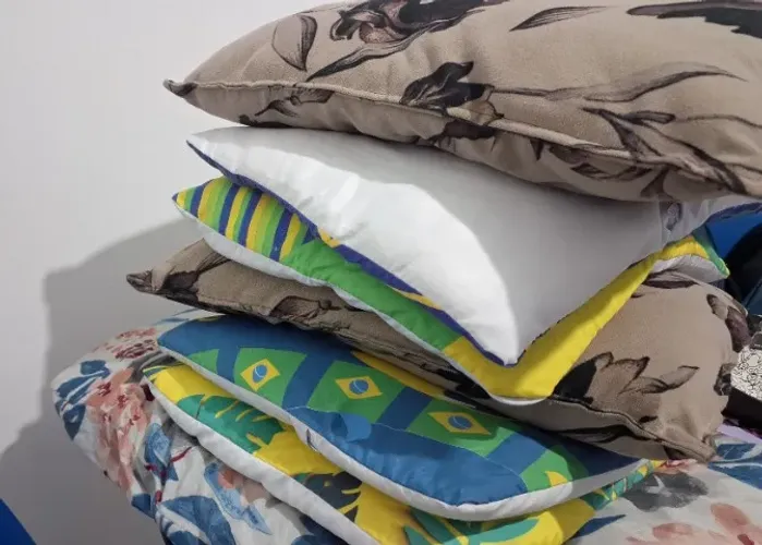 Kit 6 almofadas com capa para sofá: 4 quadradas + 2 retangulares