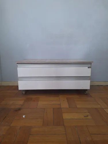 Armario para banheiro com rodinhas 