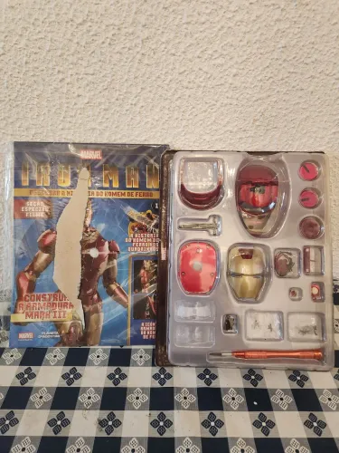 Capacete miniatura Homem de ferro Novo