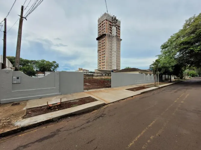 Terreno para alugar em Maringá, Zona 07, com 562.5 m²