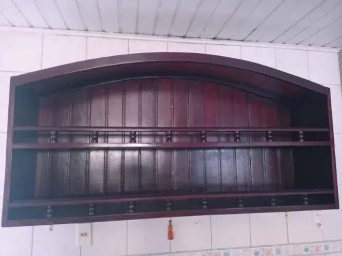Arca em madeira maciça