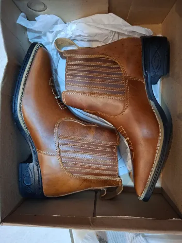 Botina tamanho 35/36