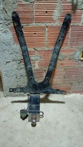 Vendo reboque semi-novo pra carro popular