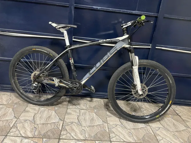 Bike aro 26 em fibra de Carbono Alemã com nota fiscal e certificado de nacionalização