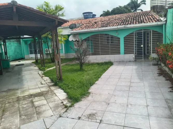 Casa a Venda na Iputinga 04 quartos suíte com closet dependência completa 05 vagas de gara