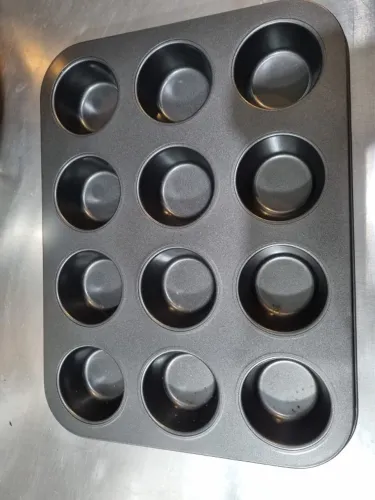Forma de metal para cupcake com 12 Cavidades