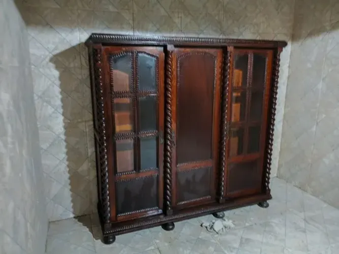 LIVREIRO ESTILO MANUELINO