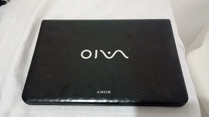 Notebook vaio pronto pra usar+ o teclado algumas teclas não funciona e vai sem fonte