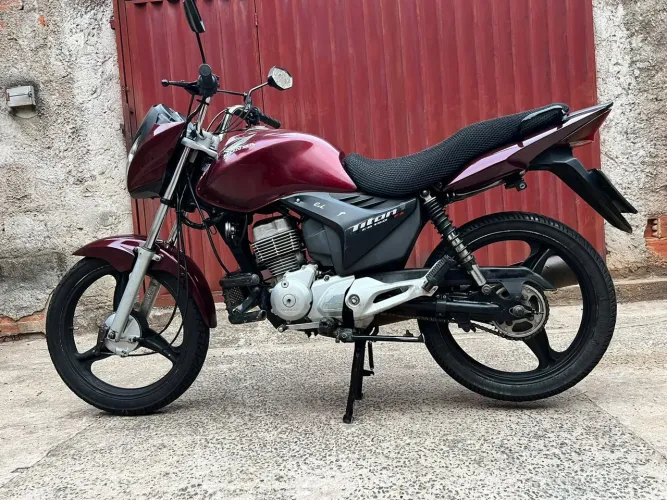 VENDO HONDA TITAN 150 ESDI - VERMELHA 2011