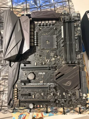 Placa Mãe Asus ROG Crosshair VI Hero X370 AM4 (BIOS Atualizada p/ Ryzen 5000)