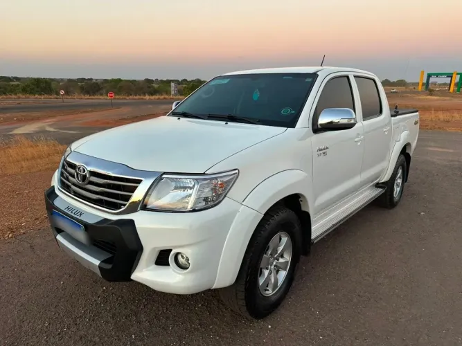 Toyota Hilux CD SRV 4X4 2.7 Flex 16V Aut. 2015