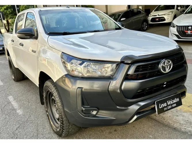 Toyota Hilux CD 4X4 2.8 Diesel Mec. 2021