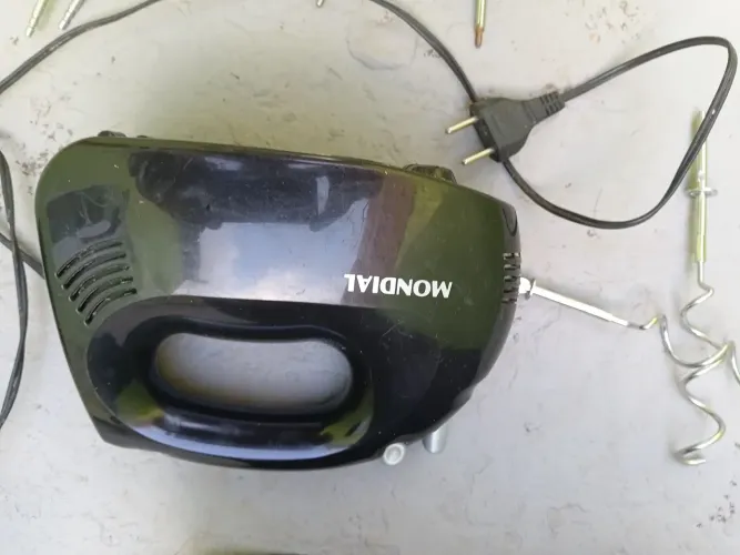 3 motores de batedeiras funcionam perfeitamente