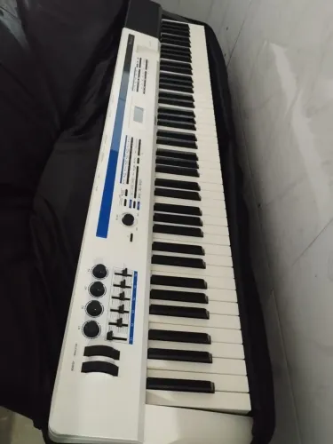 Piano privia px5s aceito trocas em teclados 5 oitavas