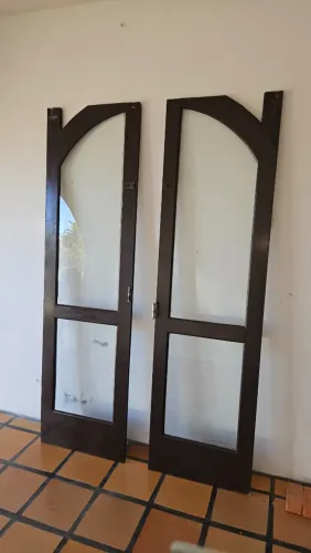 Porta De Arcos Em Madeira/vidro (Usado)