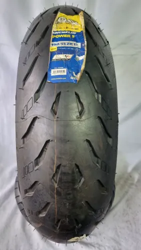 Pneu traseiro michelin power 5 190/55 17 NOVO