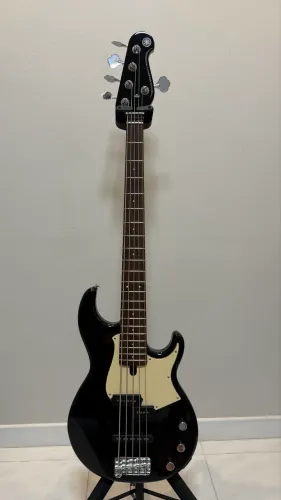 Yamaha BB435 5 Cordas - Estado de Novo | Menos de 1 Ano | NF + Bag Tagima 20 mm